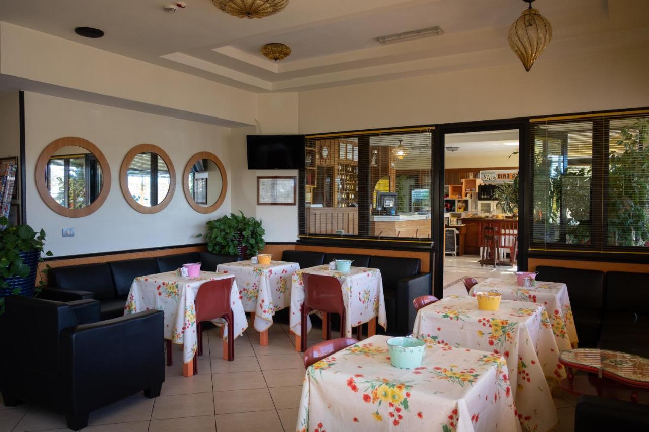 Hotel Ping Pong Lido di Ostia Exterior photo